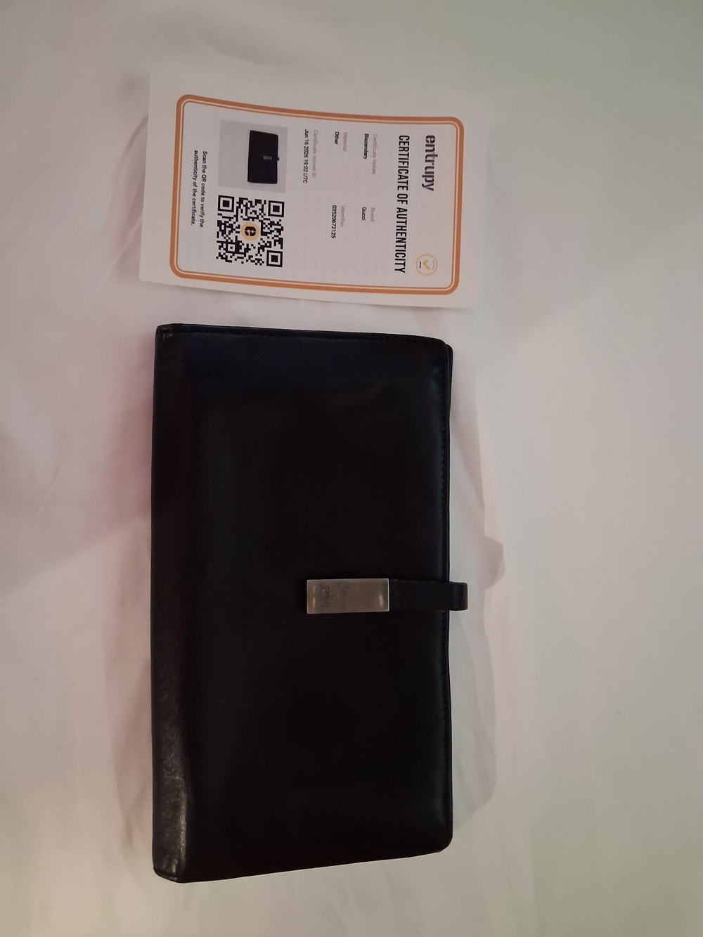 Gucci Black Wallet w/ Metal Logo Tab, Strap Closure, Card Slots, Entrupy COA
